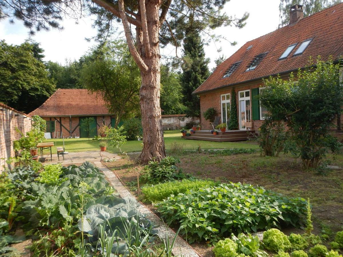4 Sterne Wohnen "Zum Alten Forsthof" Am Schlosspark, App 1 "Smuck Und Groot" Eutin Exterior photo